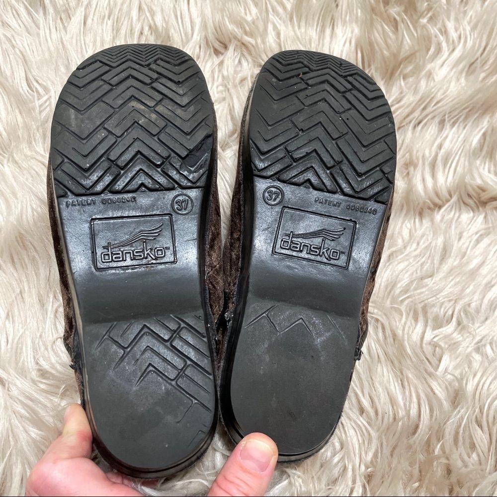 Brown velvet Dansko clogs size 37 (6.5-7) - Picture 5 of 11